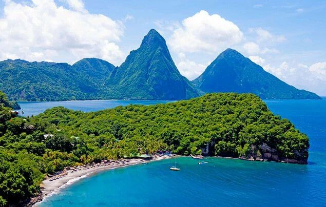 When to Travel to St. Lucia for a Dream Getaway